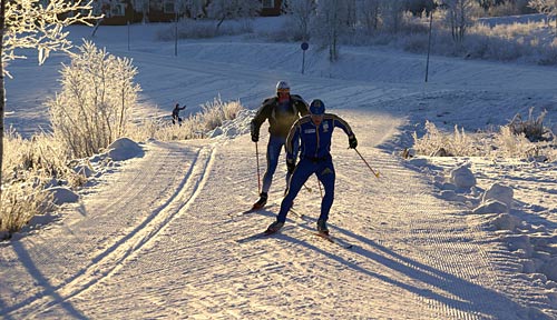 8 nov 2006. Extremt snöfattig höst. Men Kiruna var tidig med ca 3 km konstsnöspår från Matojärvi.